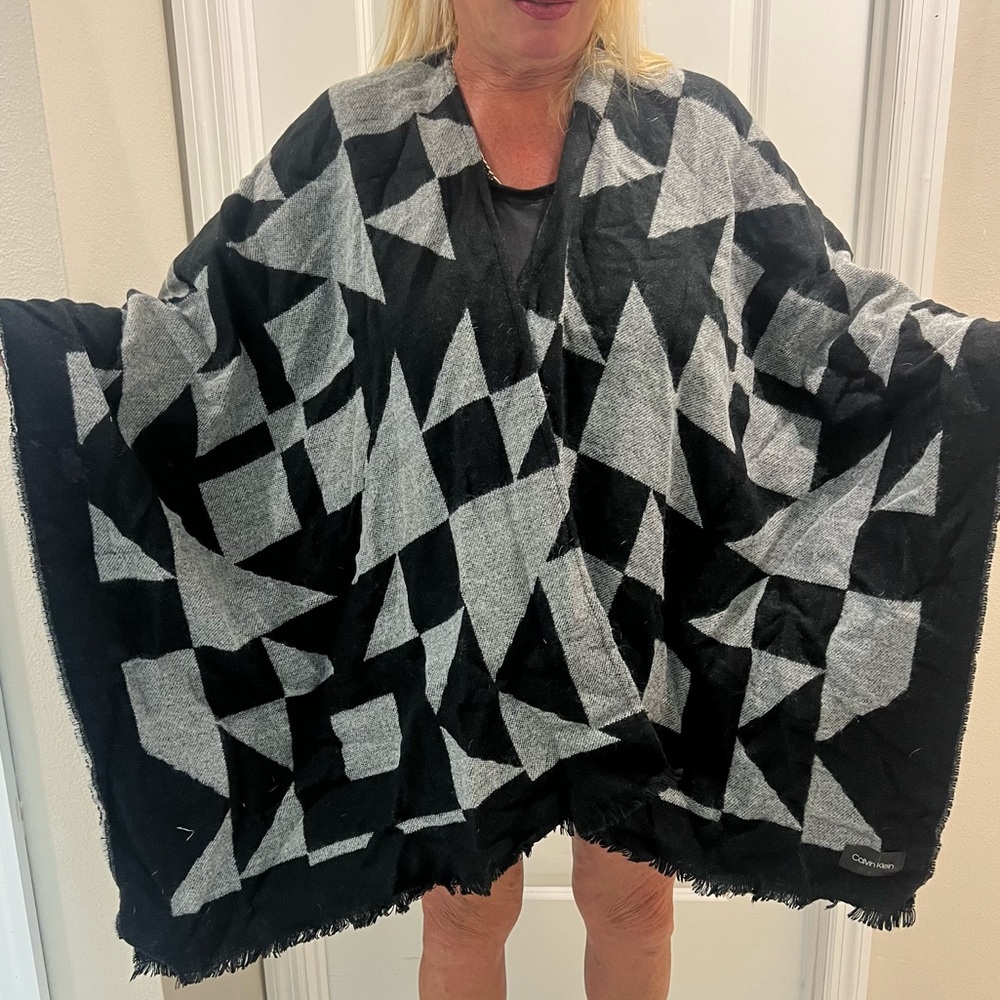 Calvin Klein winter cover shawl